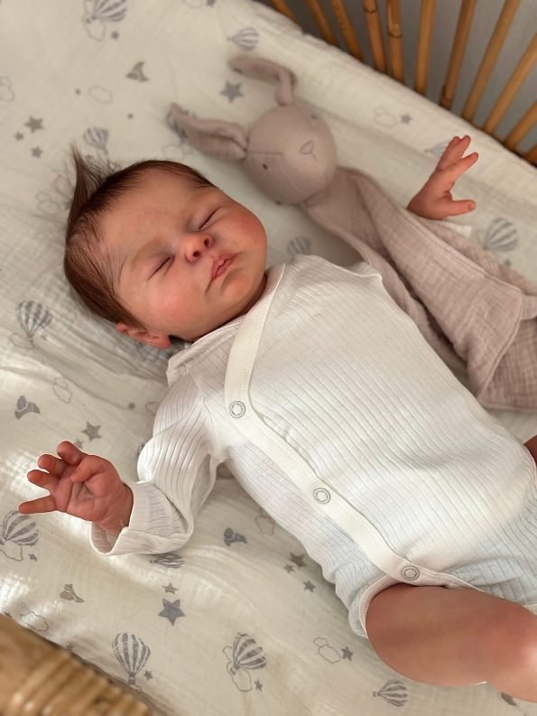 prototype-leo-brown-rooted-hair-silicone-baby.jpg